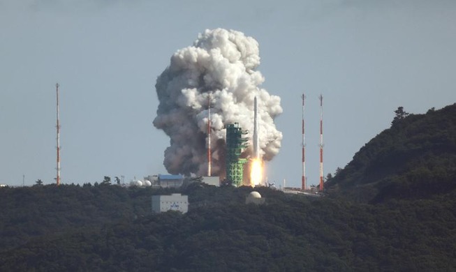 Cohete espacial coreano rumbo al espacio