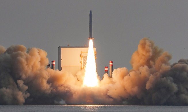 Corea del Sur completa con éxito su 3er lanzamiento de un cohete espacial de combustible sólido