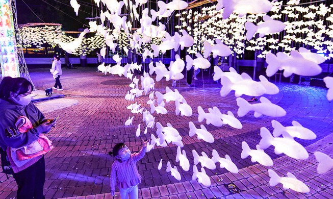 [Foto del día] Océano hecho de hanji, el papel tradicional coreano