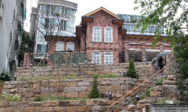 [Foto del día] Culmina la restauración de los exteriores de 'Dilkusha', antiguo hogar de Albert Taylor en Corea