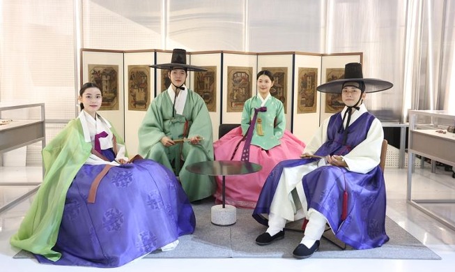 La mayor exposición del hanbok del país muestra el toque de individualidad en la belleza tradicional