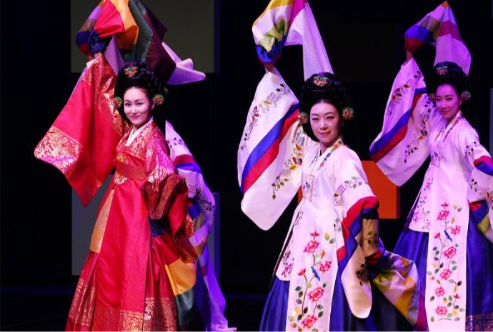 Danza tradicional coreana 'taepyeongmu'