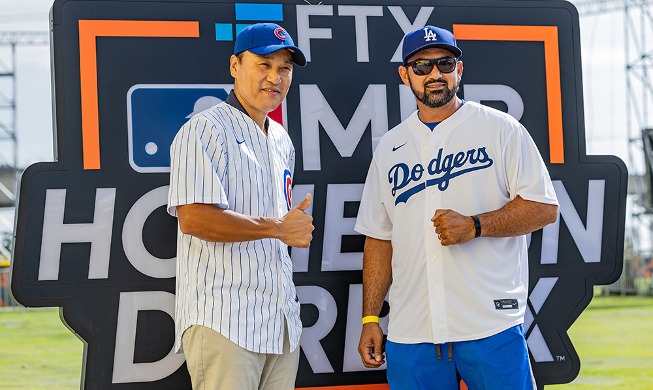 Encuentro entre dos estrellas del béisbol surcoreano y de EE. UU.