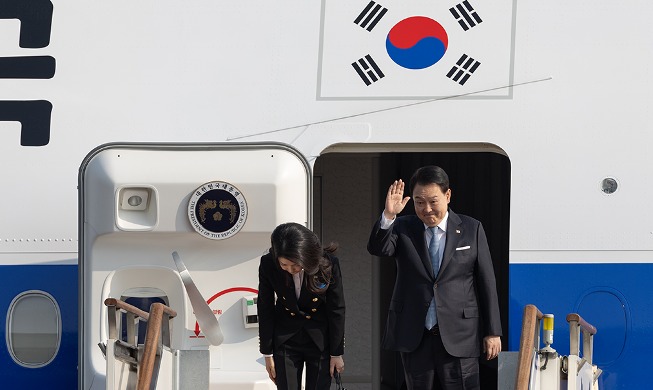 Yoon parte hacia San Francisco para asistir a la cumbre del APEC