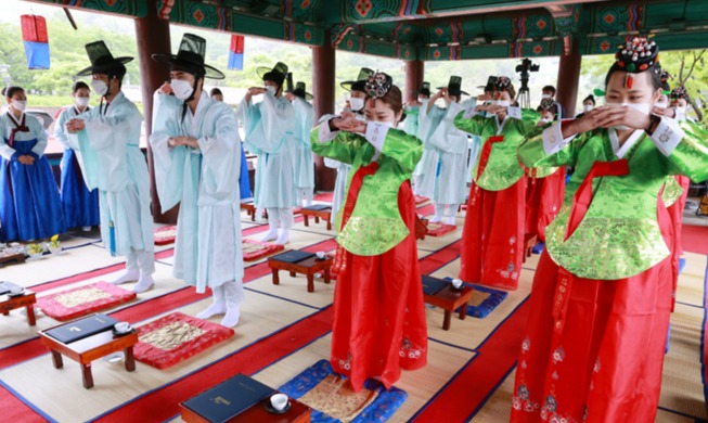 [Foto del día] Ceremonia tradicional para celebrar la mayoría de edad