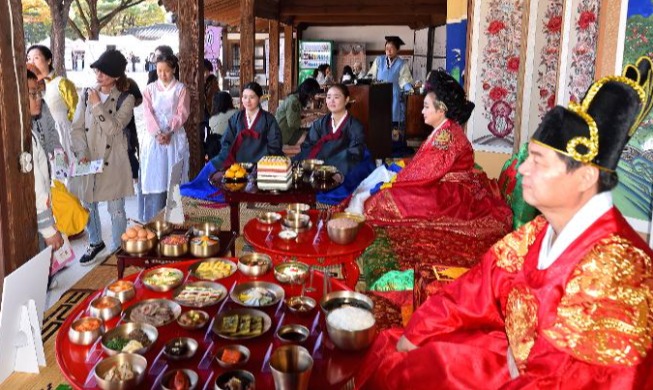 Un festival en un sitio histórico en Seúl destaca la esencia de la gastronomía tradicional de Corea