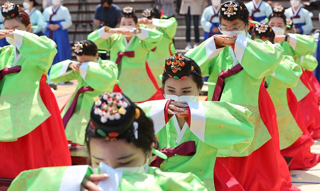 Ceremonia tradicional para celebrar la mayoría de edad