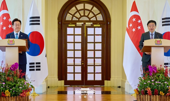 Corea y Singapur acuerdan actualizar el TLC y reforzar su cooperación en IA y energía nuclear