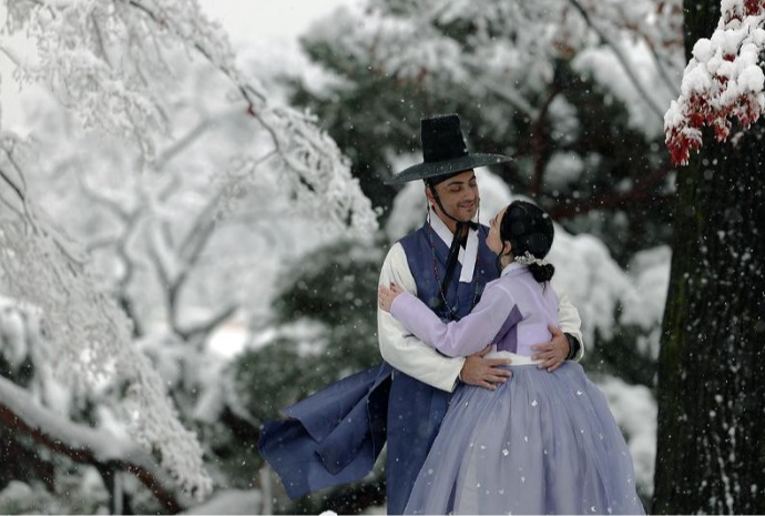 Primera nevada de la temporada en el palacio Gyeongbokgung