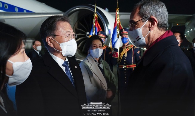 Presidente Moon llega a Egipto, se reunirá con el presidente al Sisi