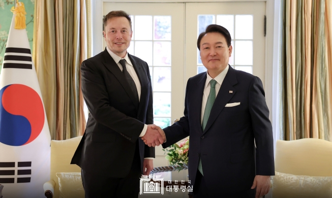 El presidente Yoon se reúne con Elon Musk para pedirle que invier...