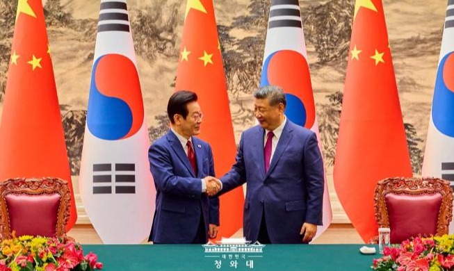 China inicia el traslado de las estructuras de acero en el mar Amarillo