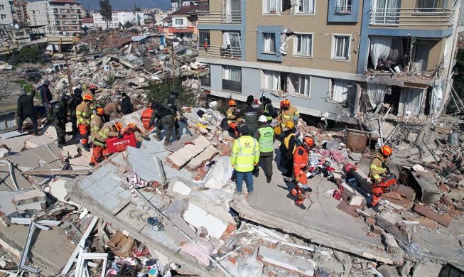 El equipo de rescate en Turquía ha rescatado a un total de 8 sobrevivientes