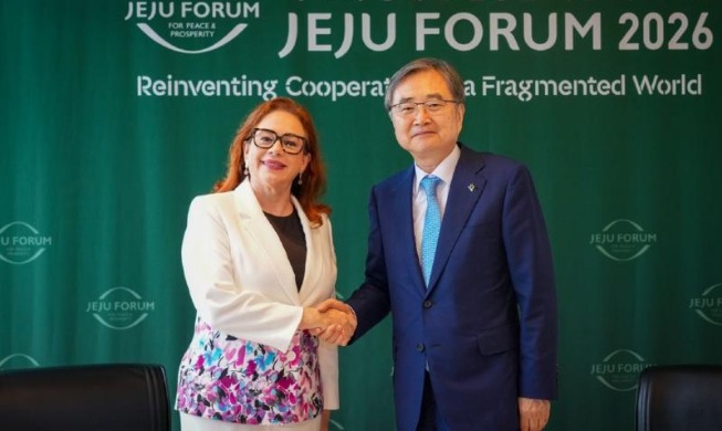 El canciller coreano dialoga con los candidatos a secretario general de la ONU
