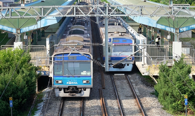 Dos reporteros honorarios de Korea.net elogian el metro de Seúl