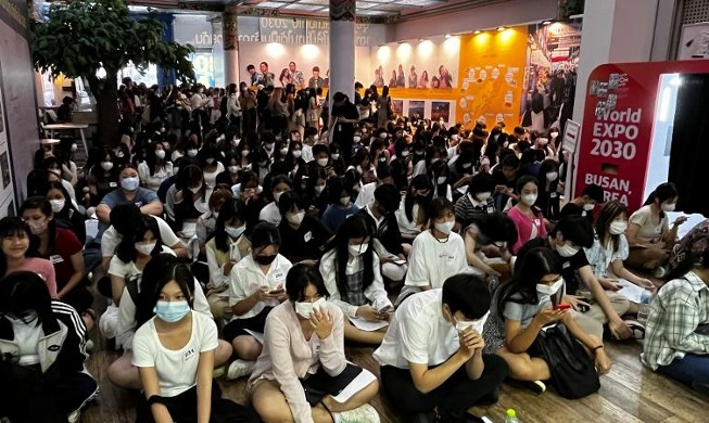Unos 2.500 tailandeses participan en la audición de K-pop llevada a cabo en Bangkok