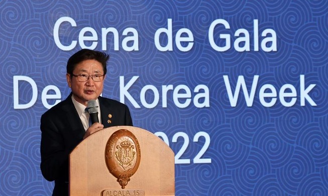 El ministro de Cultura y Turismo surcoreano promociona Corea en España