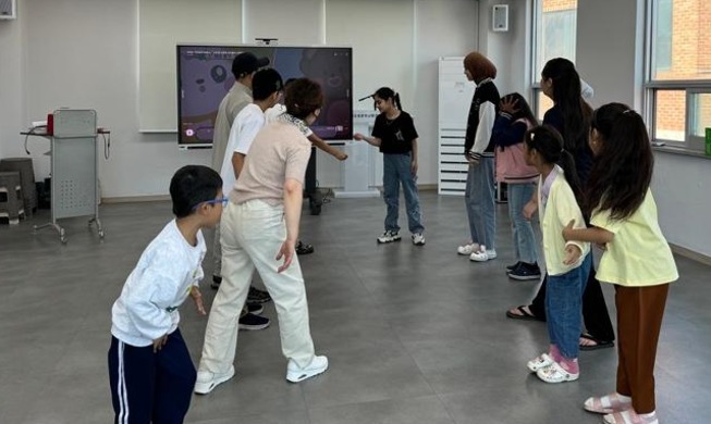 Gimpo rompe la barrera administrativa y garantiza el derecho a la educación de niños extranjeros