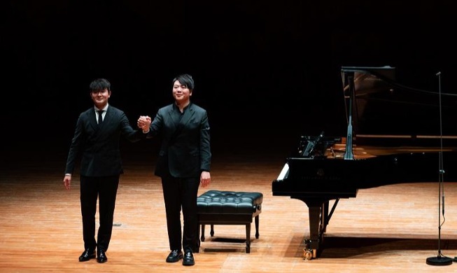 Dos pianistas jóvenes presentan un concierto para conmemorar el 30º aniversario de los lazos bilaterales entre Corea y China