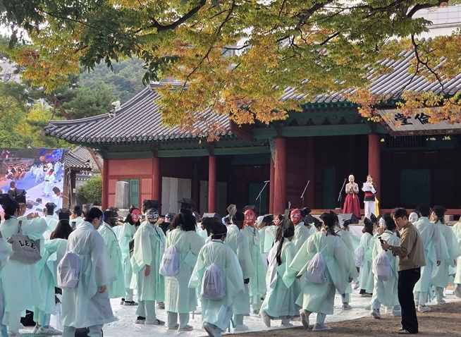 De Joseon al mundo: extranjeros reviven por primera vez el examen estatal en la Universidad Sungkyunkwan