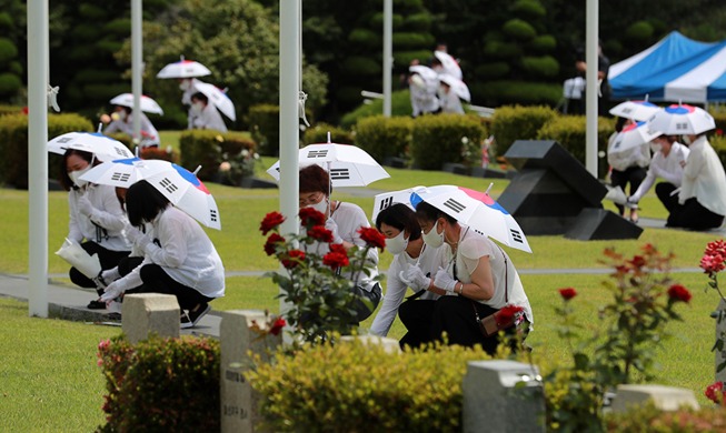 [Foto del día] Honrando la memoria de los soldados de la ONU que participaron en la Guerra de Corea