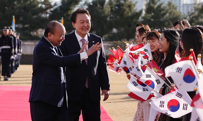 Ceremonia de bienvenida al presidente de Vietnam Nguyen Xuan Phuc