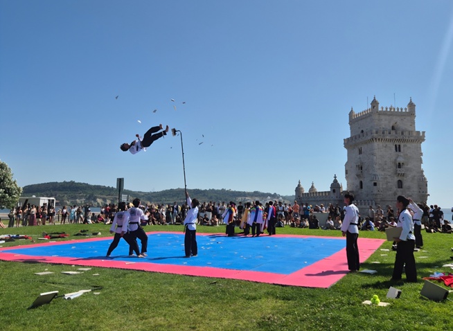 El taekwondo conquista la Torre de Belém en Lisboa