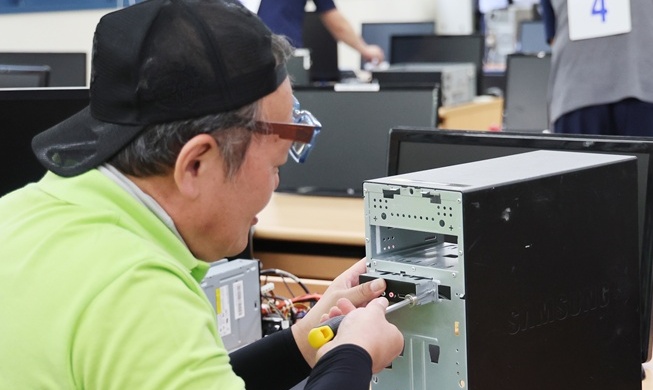 Se ajustará gradualmente la cuota obligatoria de empleo para personas con discapacidad