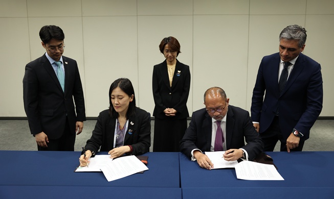 Corea aporta un millón de dólares al primer fondo juvenil del APEC