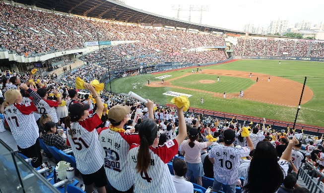 Los estadios de béisbol alcanzan un récord de asistencia esta temporada