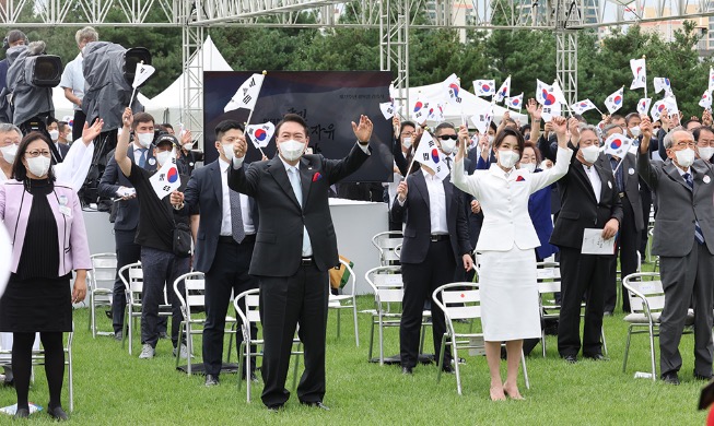 Conmemoración del 77º Día de la Liberación Nacional