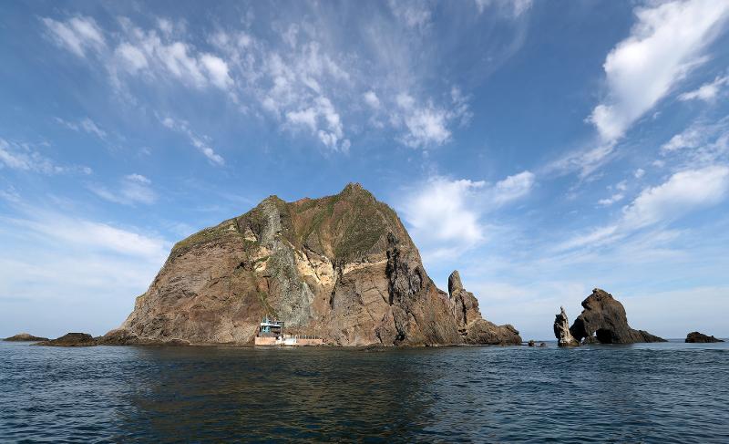 El Gobierno surcoreano protestó el 14 de julio contra Japón por las repetidas reclamaciones territoriales sobre islas Dokdo en su libro blanco de defensa urgiendo la retractación inmediata. | Korea.net DB
