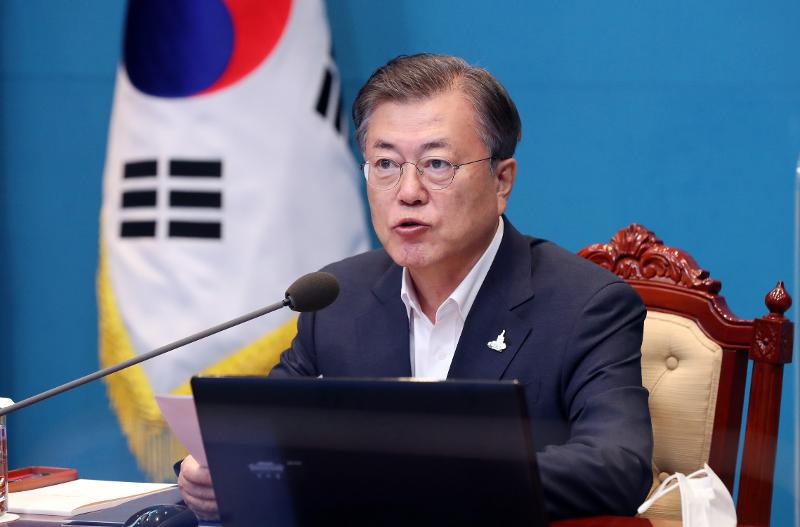 200917_President Moon_meeting of senior presidential secretaries