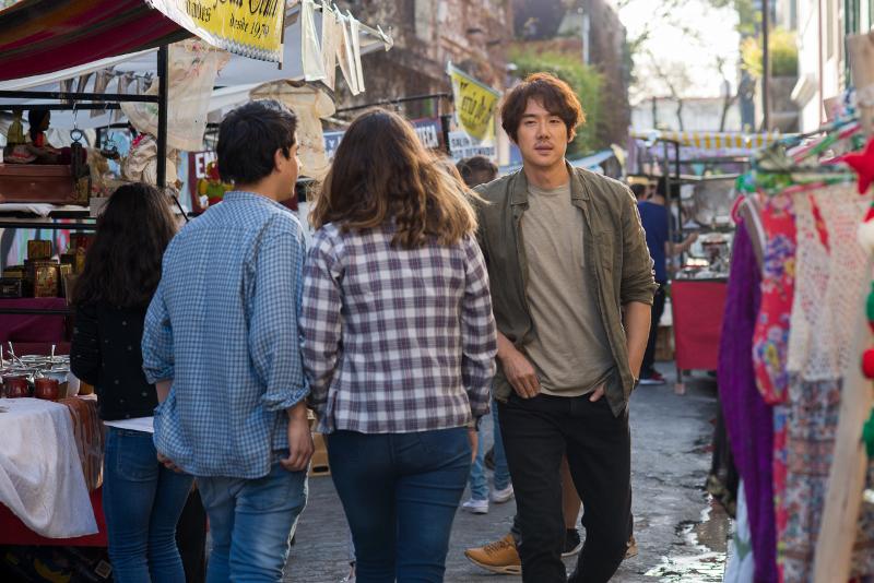 Escena de la película donde puede verse un ícono de la ciudad de Buenos Aires como San Telmo Market | ACEMAKER MOVIEWORKS, SOO film