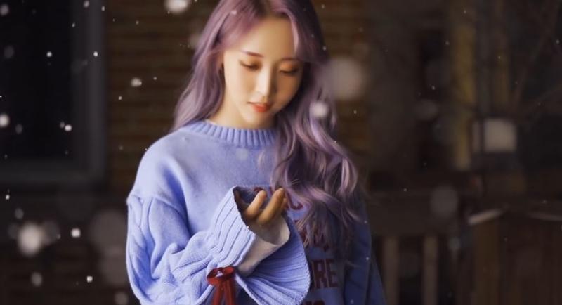 “Snow (Nieve)” forma parte del álbum 'Dark Side of the Moon ', interpretado por Moonbyul, rapera del grupo femenino de K-pop, MAMAMOO. | Captura de pantalla de canal 