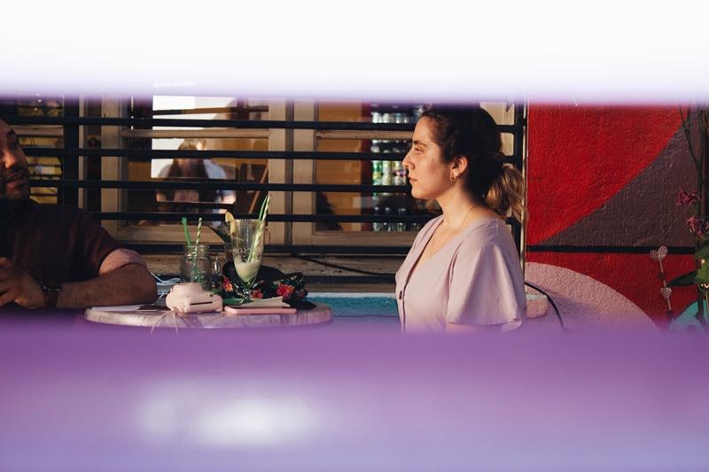 Paz durante el segundo evento de lanzamiento de su libro en el Café del Pasaje, en Rancagua, un sitio importante para ella, ya que es el lugar donde terminó de redactar su obra prima.