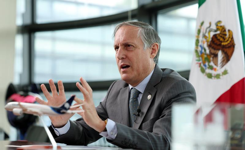 En una entrevista con Korea.net en su oficina el pasado 19 de mayo, el embajador de México en Corea, Bruno Figueroa Fischer, calificó el lanzamiento de vuelos directos entre Corea y México como el resultado más significativo de los 60 años de relaciones bilaterales. 