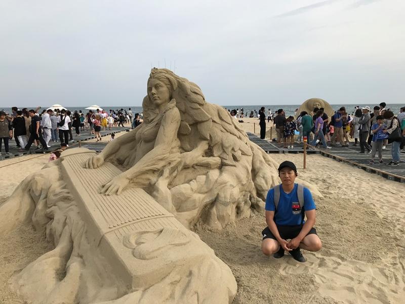 Escultura realizada por Ji Dae Young durante el Festival Haeundae 2019
