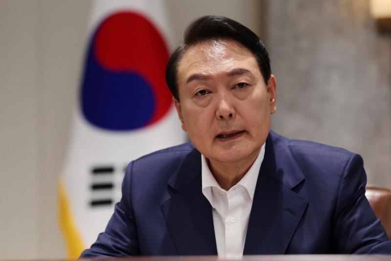 El presidente Yoon Suk Yeol visitará un altar conmemorativo en Seúl para presentar sus respetos al difunto ex primer ministro japonés Shinzo Abe. | Agencia de Noticias Yonhap