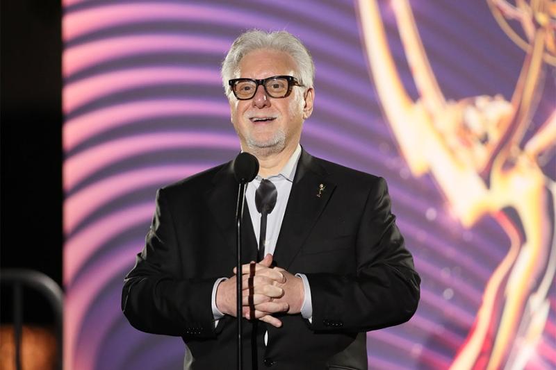 El presidente de la Academia de Artes y Ciencias de la Televisión de EE. UU., Frank Scherma, da un discurso el 13 de septiembre en el Microsoft Theatre de Los Ángeles en la 74.ª edición de los Premios Primetime Emmy. | Alyson Aliano / ATAS / AP Images
