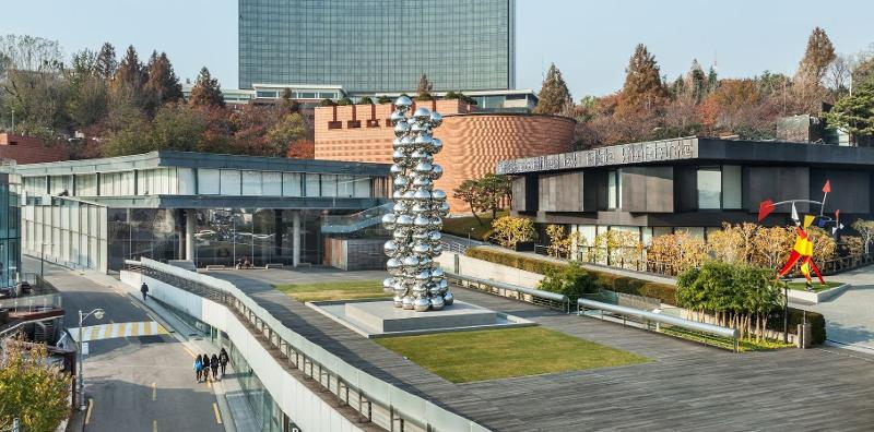 La foto muestra la vista al Museo de Arte Leeum, ubicado en el distrito de Yongsan-gu, Seúl. | Museo de Arte Leeum