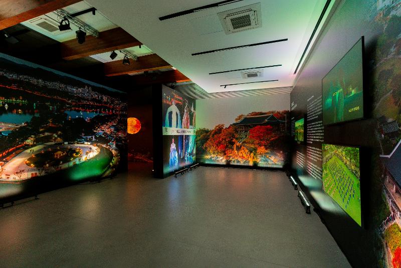 La foto muestra el espacio de exhibición de la exposición 'Luces de Corea-Exposición de la ciudad de Jinju'. | Centro Cultural Coreano en Brasil