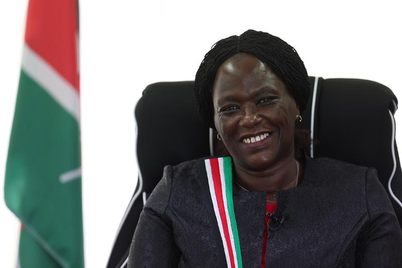 Para promover los intercambios culturales entre Kenia y Corea, la embajadora de Kenia en Corea, Emmy Jerono Kipsoi, propuso aumentar el número de universidades kenianas que enseñan el idioma coreano y organizar un concierto de orquesta de música tradicional entre ambos países.