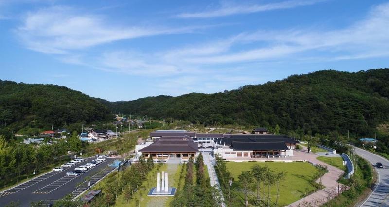 El Monumento Conmemorativo del Movimiento de Independencia de Gyeongsangbuk-do está en la ciudad de Andong, provincia de Gyeongsangbuk-do. | Monumento Conmemorativo del Movimiento de Independencia de Gyeongsangbuk-do