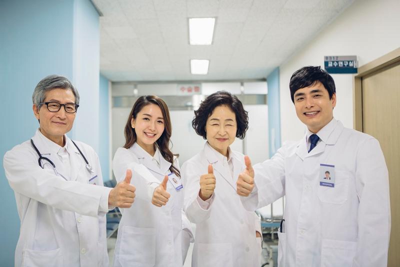 El Centro Médico Asan, el Centro Médico Samsung y el Hospital de la Universidad Nacional de Seúl, han sido seleccionados como uno de los '10 Mejores Hospitales del Mundo' en el área del cáncer, según informó el 18 de septiembre la revista estadounidense Newsweek. | Iclickart *[La reproducción y redistribución no autorizada de la foto de arriba está estrictamente prohibida por las leyes y regulaciones de derechos de autor.] 