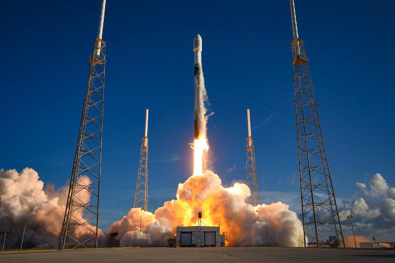  El cohete Falcon 9 de SpaceX despega el 5 de agosto de 2022, transportando el primer orbitador lunar coreano Danuri desde la base espacial de Cabo Cañaveral, Florida, Estados Unidos. | Instituto Coreano de Investigación Aeroespacial