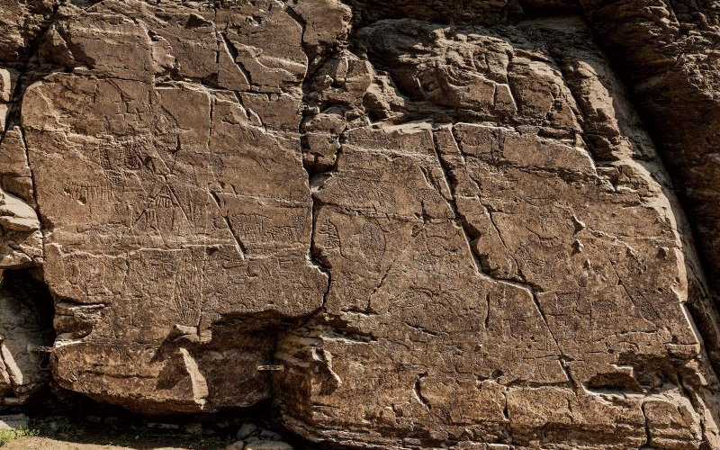 Los petroglifos de la terraza de Bangudae, situados en la aldea de Daegok-ri, forman parte del conjunto de grabados rupestres a lo largo del arroyo Bangucheon, en el condado de Ulju-gun, Ulsan. | Servicio de Patrimonio de Corea 