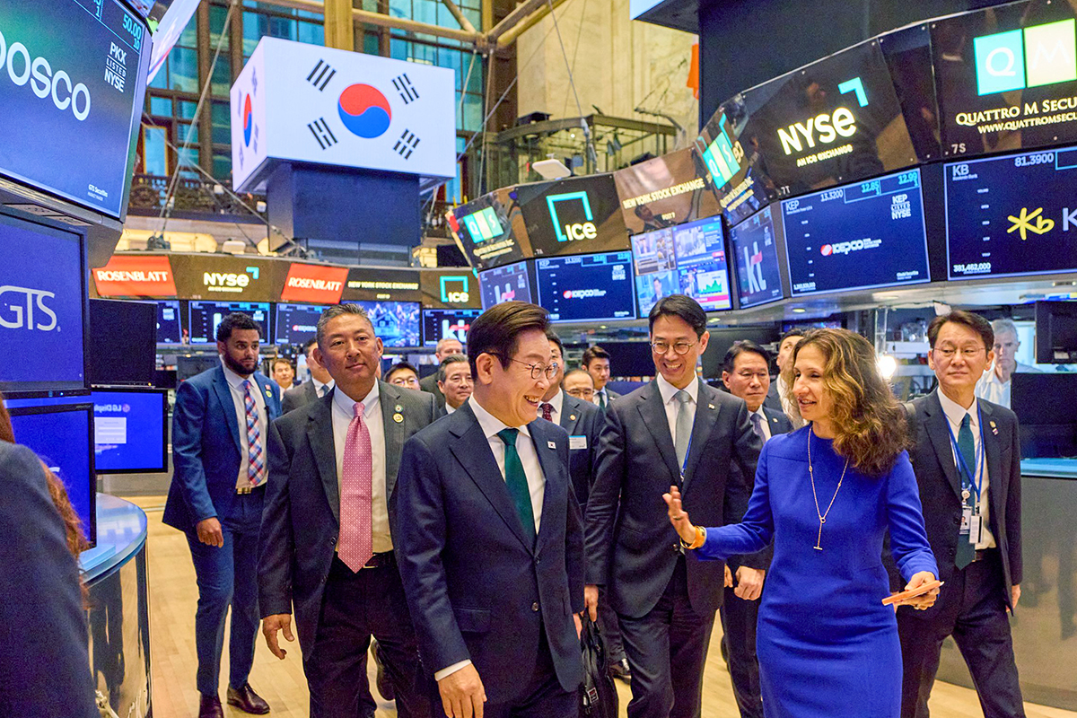 El presidente Lee Jae Myung da a conocer las políticas del mercado de capitales coreano y su firme compromiso con las reformas, durante la cumbre de inversión celebrada en septiembre de 2025, en la Bolsa de Valores de Nueva York, EE. UU. | Cheong Wa Dae 