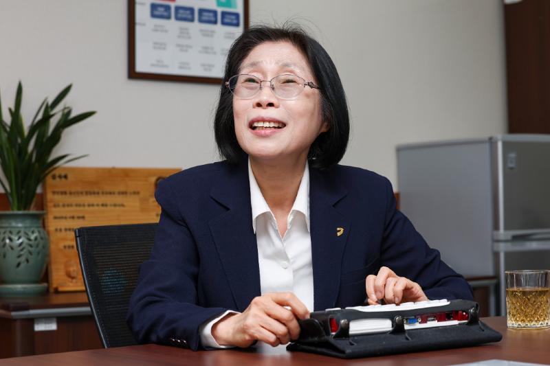 Lee Kyoung Hae, presidenta del Instituto Coreano de Desarrollo para Personas con Discapacidad, subray&oacute; que la Ley de Garant&iacute;a de Derechos de las Personas con Discapacidad es una ley que funciona como coordenada, durante una entrevista celebrada el pasado 29 de abril en el Iroom Center, en Se&uacute;l.