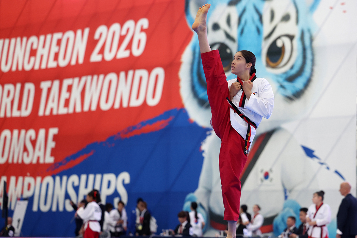 Una taekwondista belga compite en una de las pruebas del Campeonato Mundial de Taekwondo Poomsae, celebrada el 16 de septiembre en el en el Domo A&eacute;reo de Songam Sports Town, en la ciudad de Chuncheon, provincia de Gangwon-do.